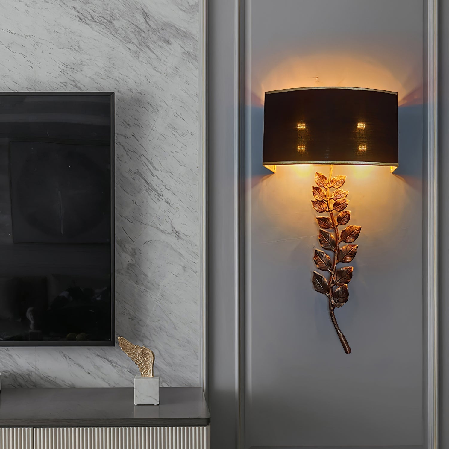 RAVENSCROFT RUSTIC BRASS WALL SCONCE
