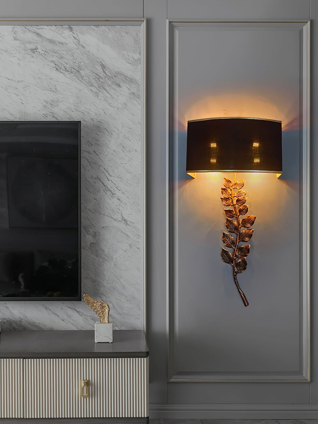 RAVENSCROFT RUSTIC BRASS WALL SCONCE