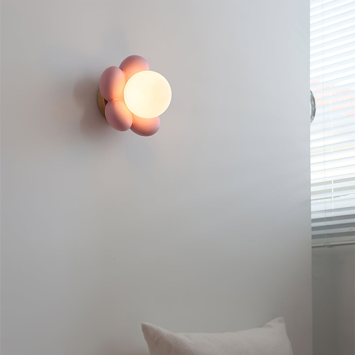 FLORENCE PETAL ILLUMINATION SCONCE