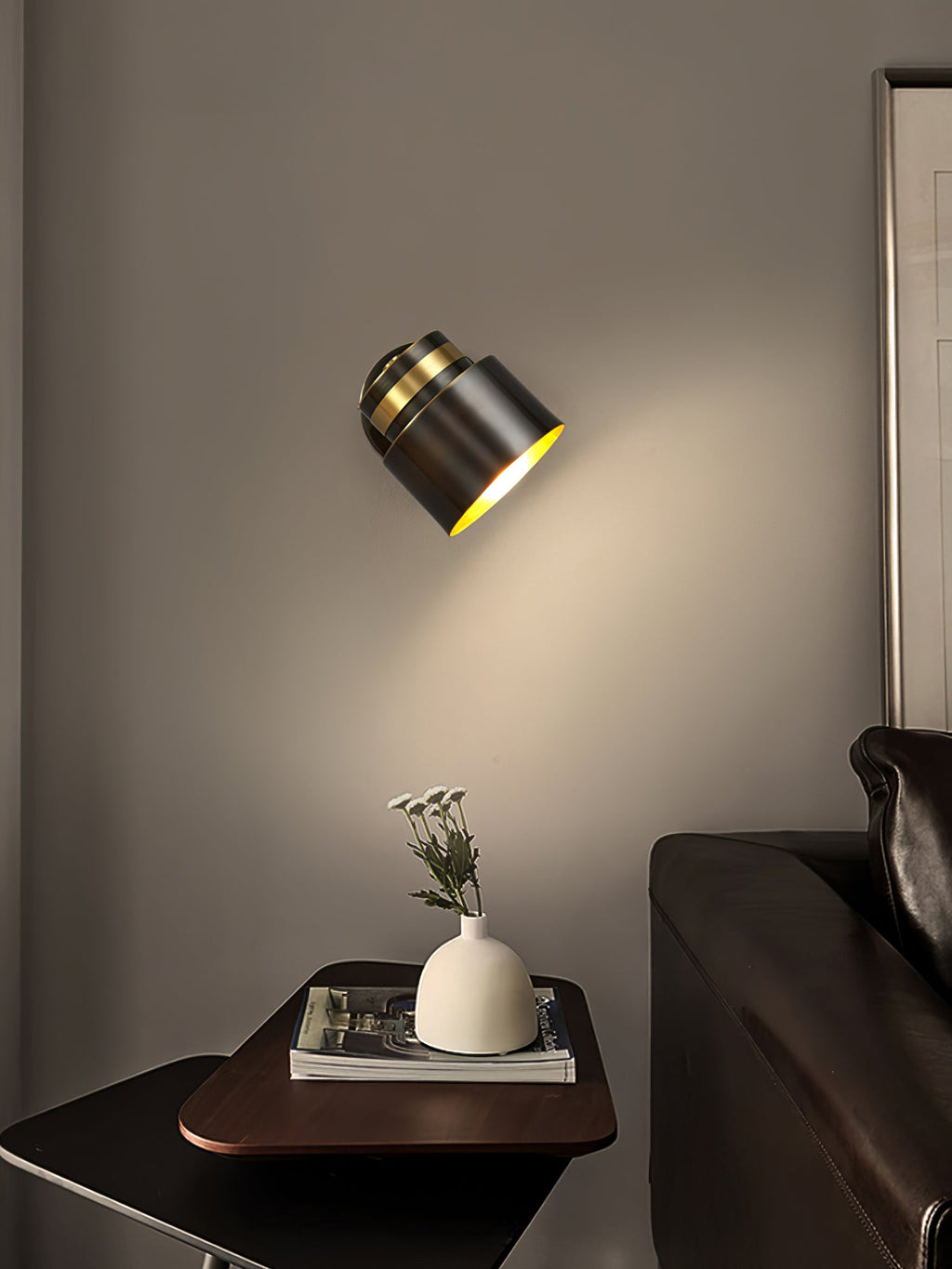WINDSOR HOLLOW BRASS WALL SCONCE