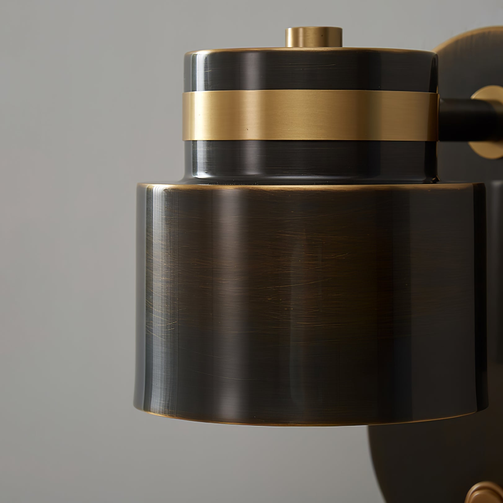 WINDSOR HOLLOW BRASS WALL SCONCE