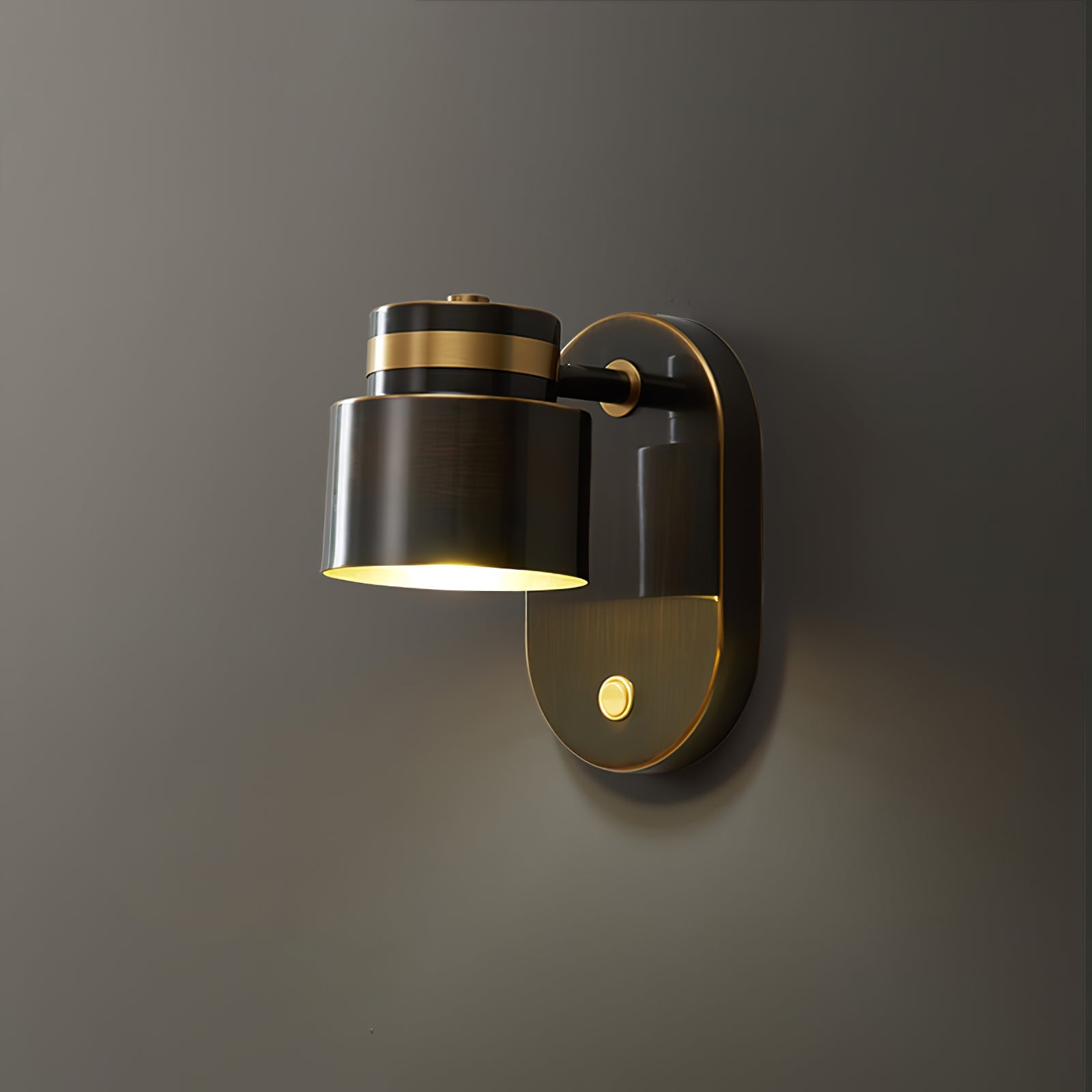 WINDSOR HOLLOW BRASS WALL SCONCE