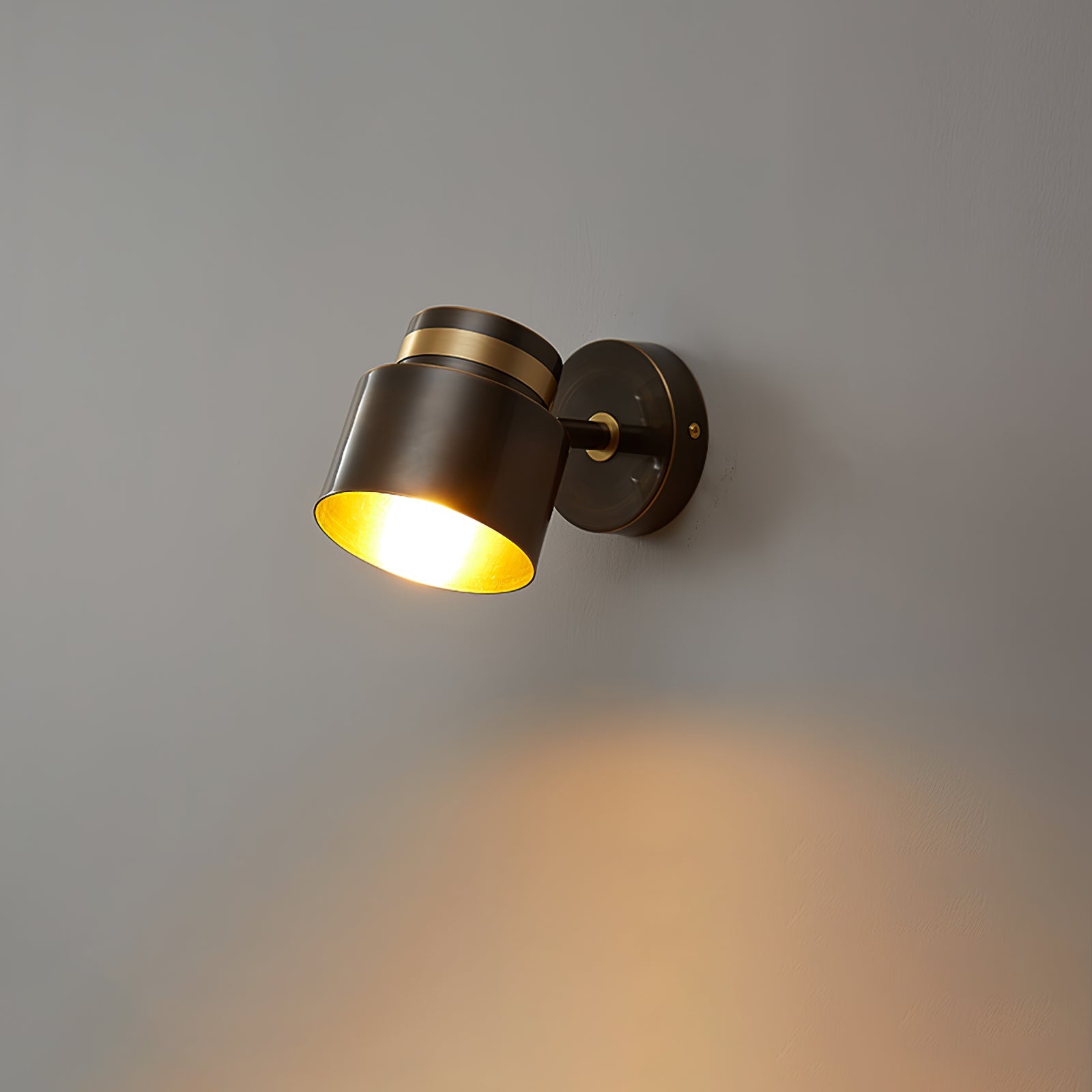 WINDSOR HOLLOW BRASS WALL SCONCE