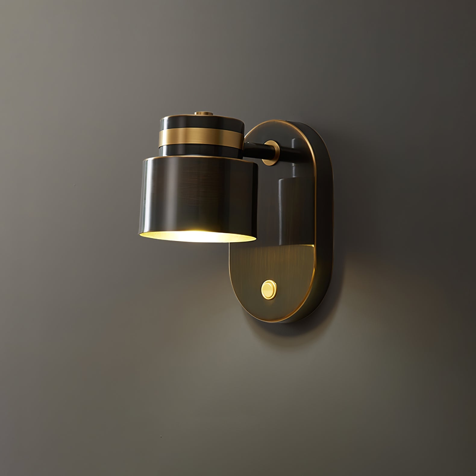 WINDSOR HOLLOW BRASS WALL SCONCE