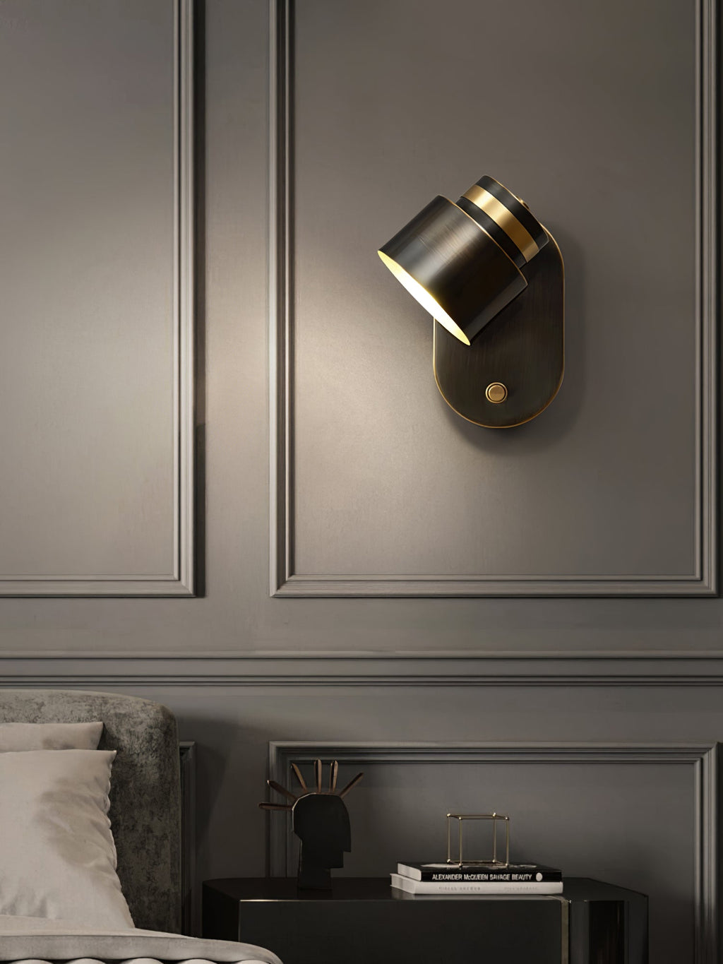 WINDSOR HOLLOW BRASS WALL SCONCE