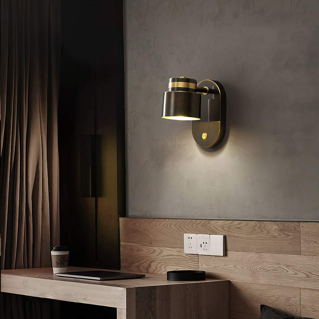 WINDSOR HOLLOW BRASS WALL SCONCE