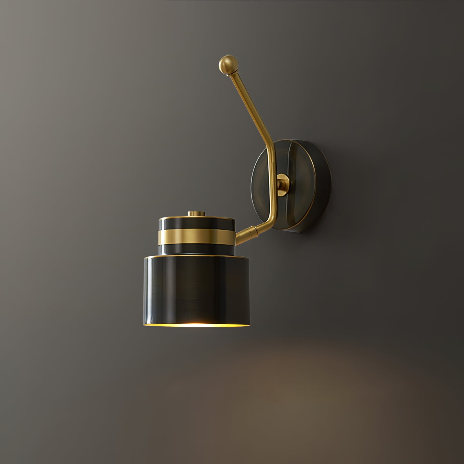 WINDSOR HOLLOW BRASS WALL SCONCE