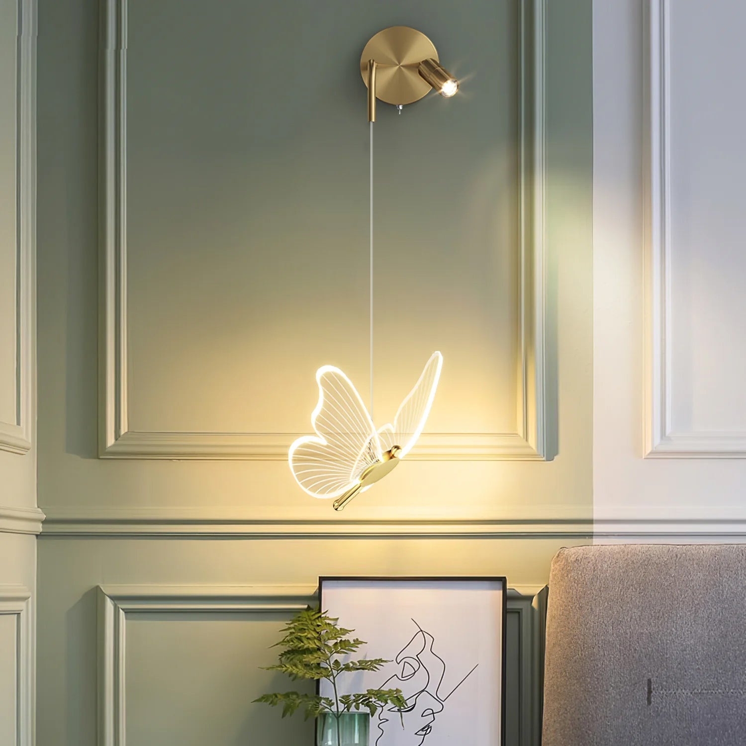 VIOLETTE FLUTTERING ILLUMINATION SCONCE