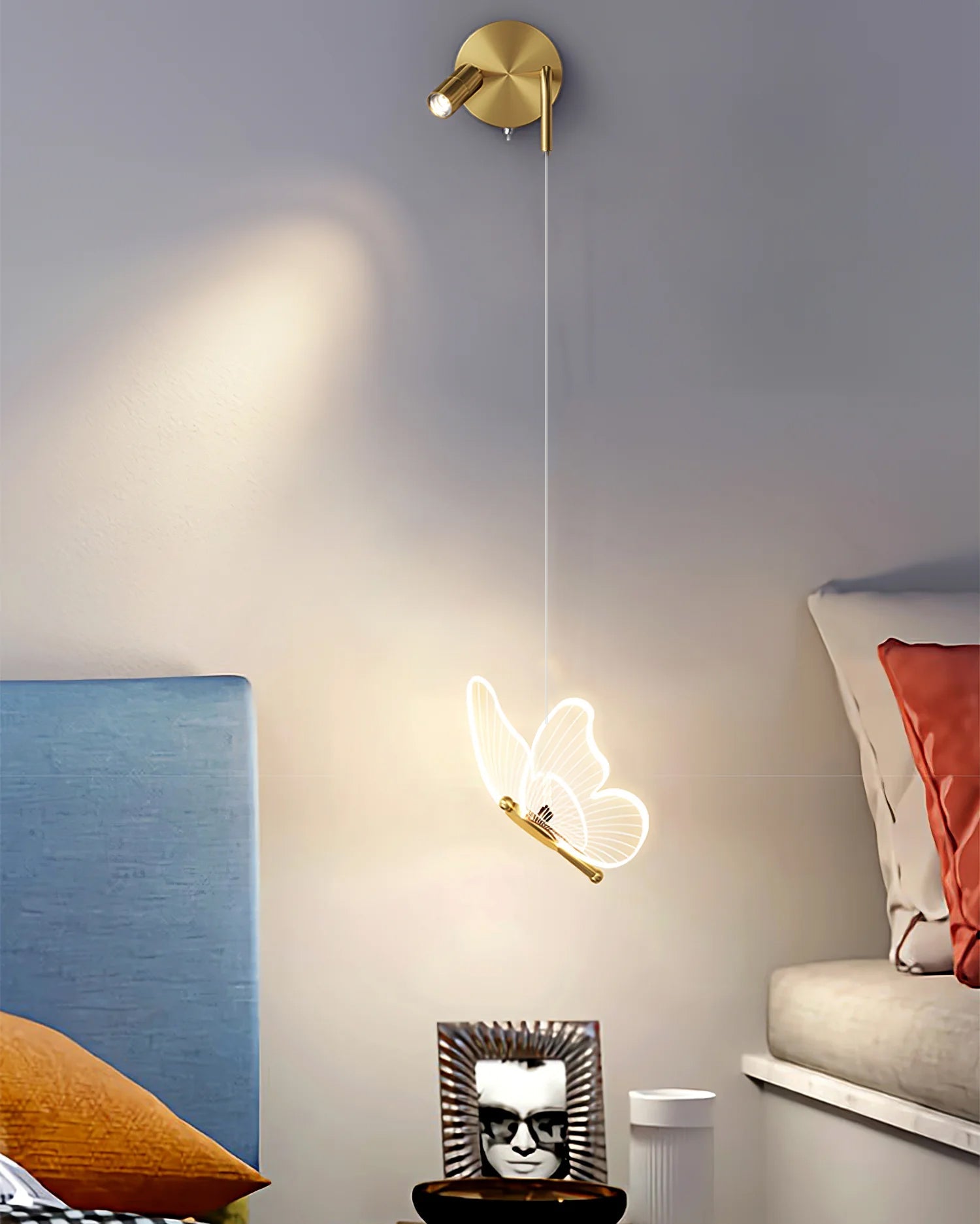 VIOLETTE FLUTTERING ILLUMINATION SCONCE