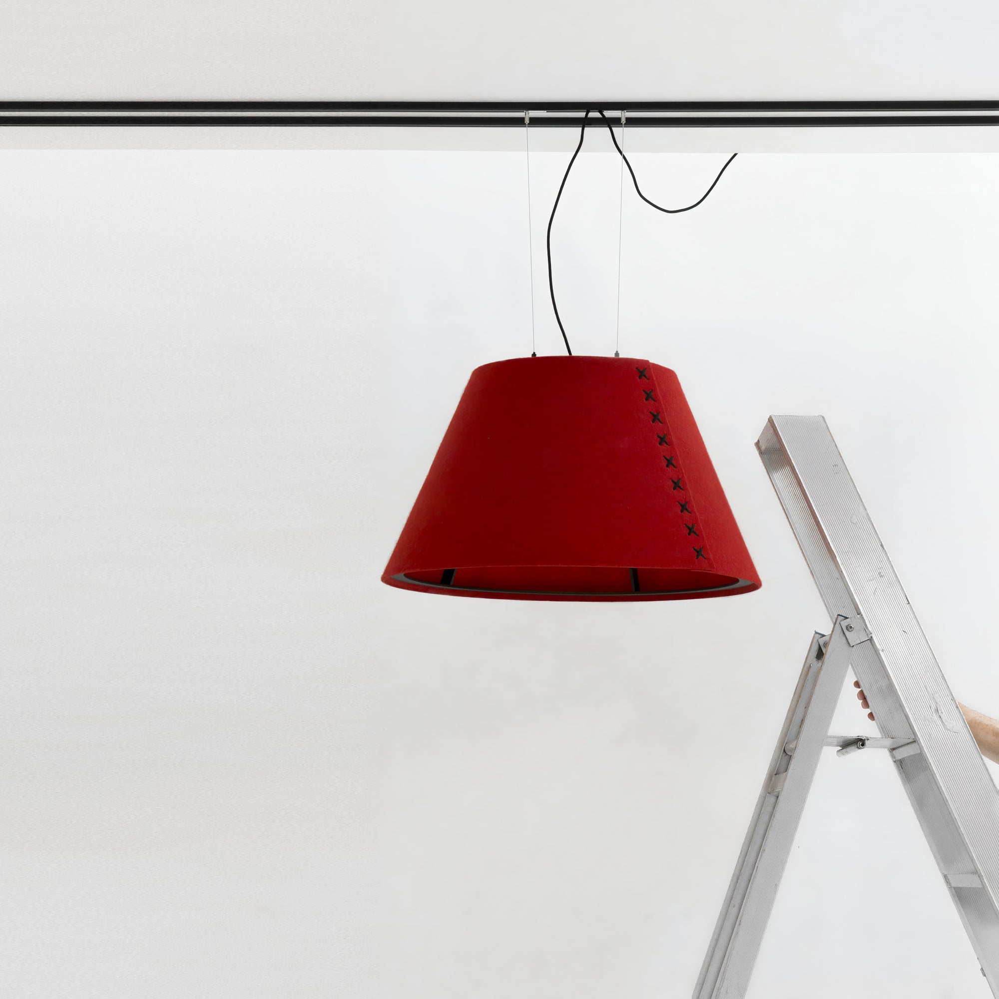 WINTHORPE SOUNDWAVE HANGING LANTERN
