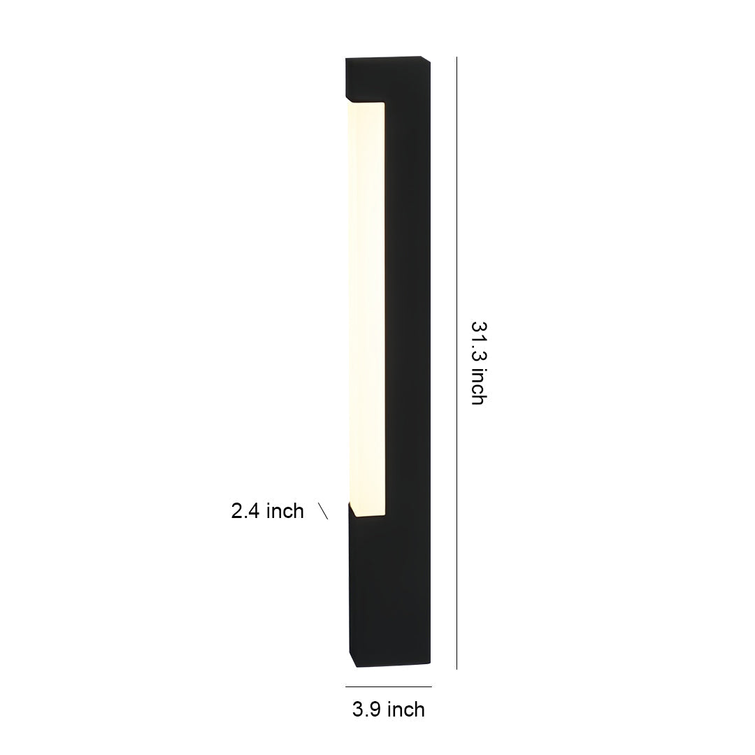 WINDSOR SQUARE OUTDOOR LUMINAIRE WITH WATER-RESISTANT DESIGN