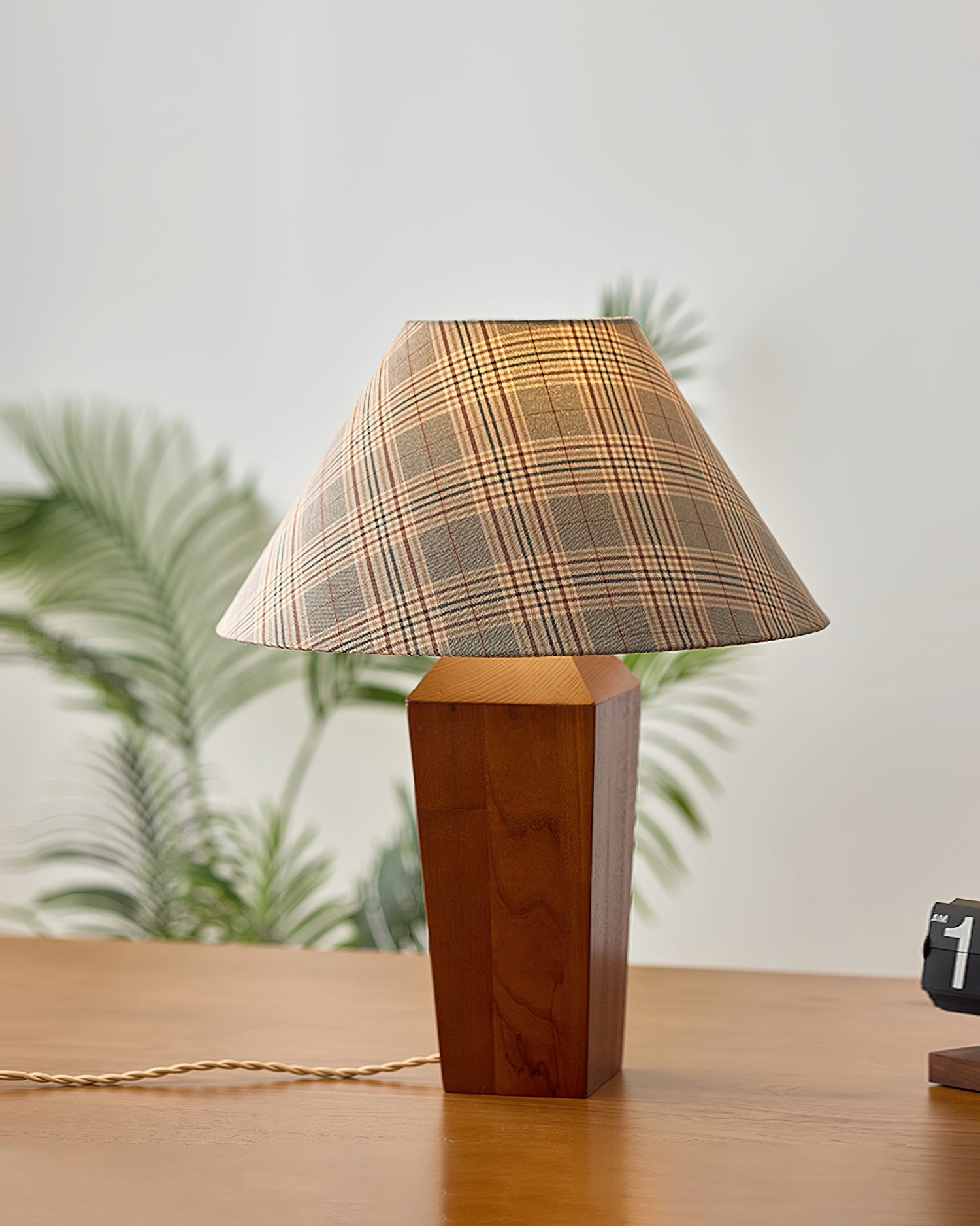 BRAMBLEWOOD RUSTIC ILLUMINATOR
