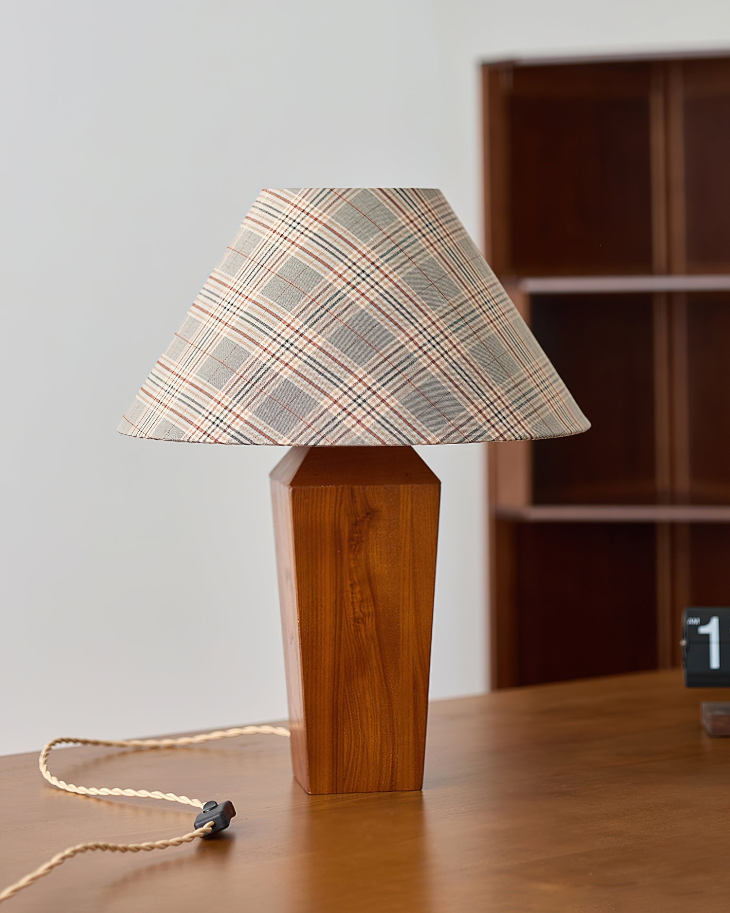 BRAMBLEWOOD RUSTIC ILLUMINATOR