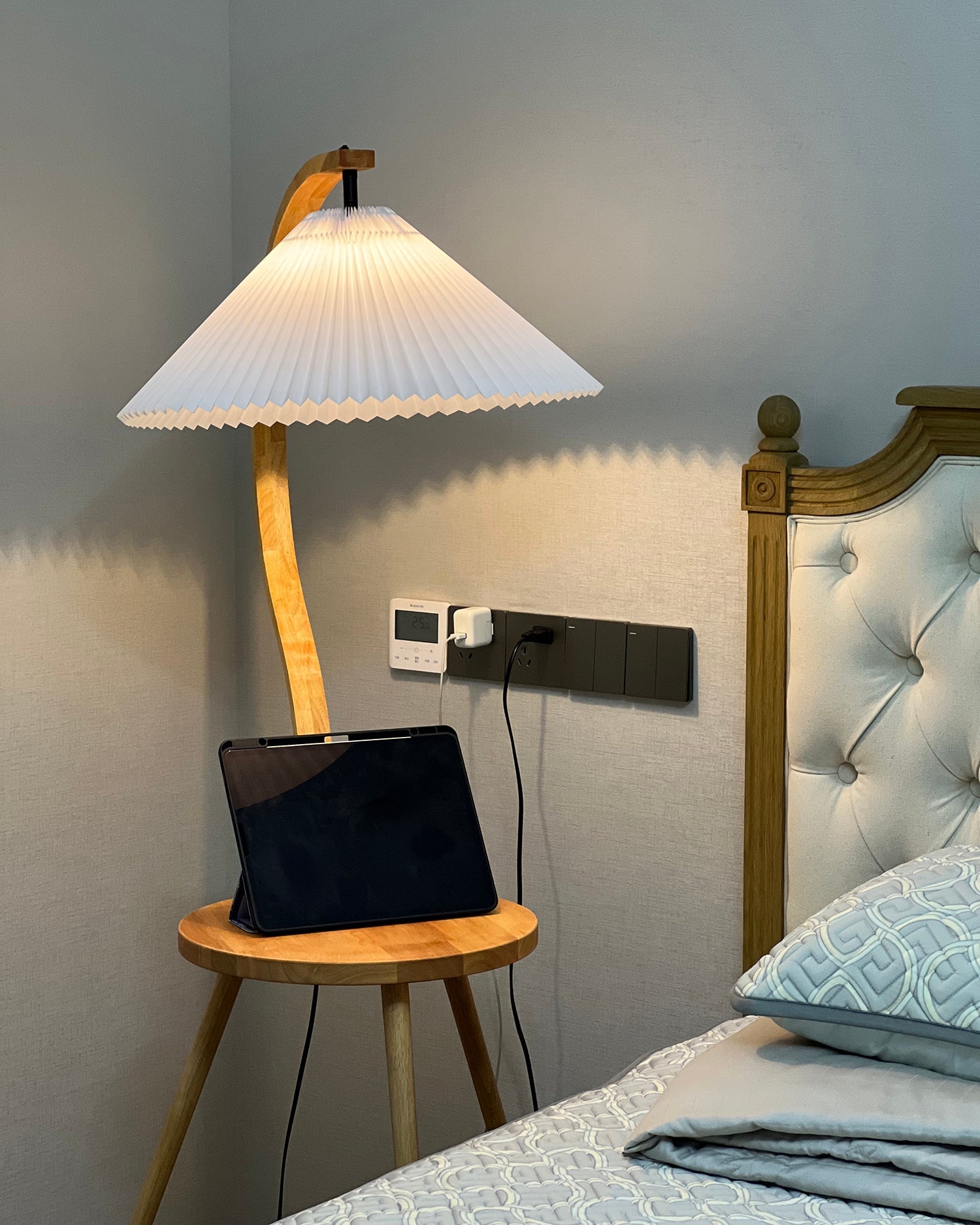Chesterfield Crescent Luminaire