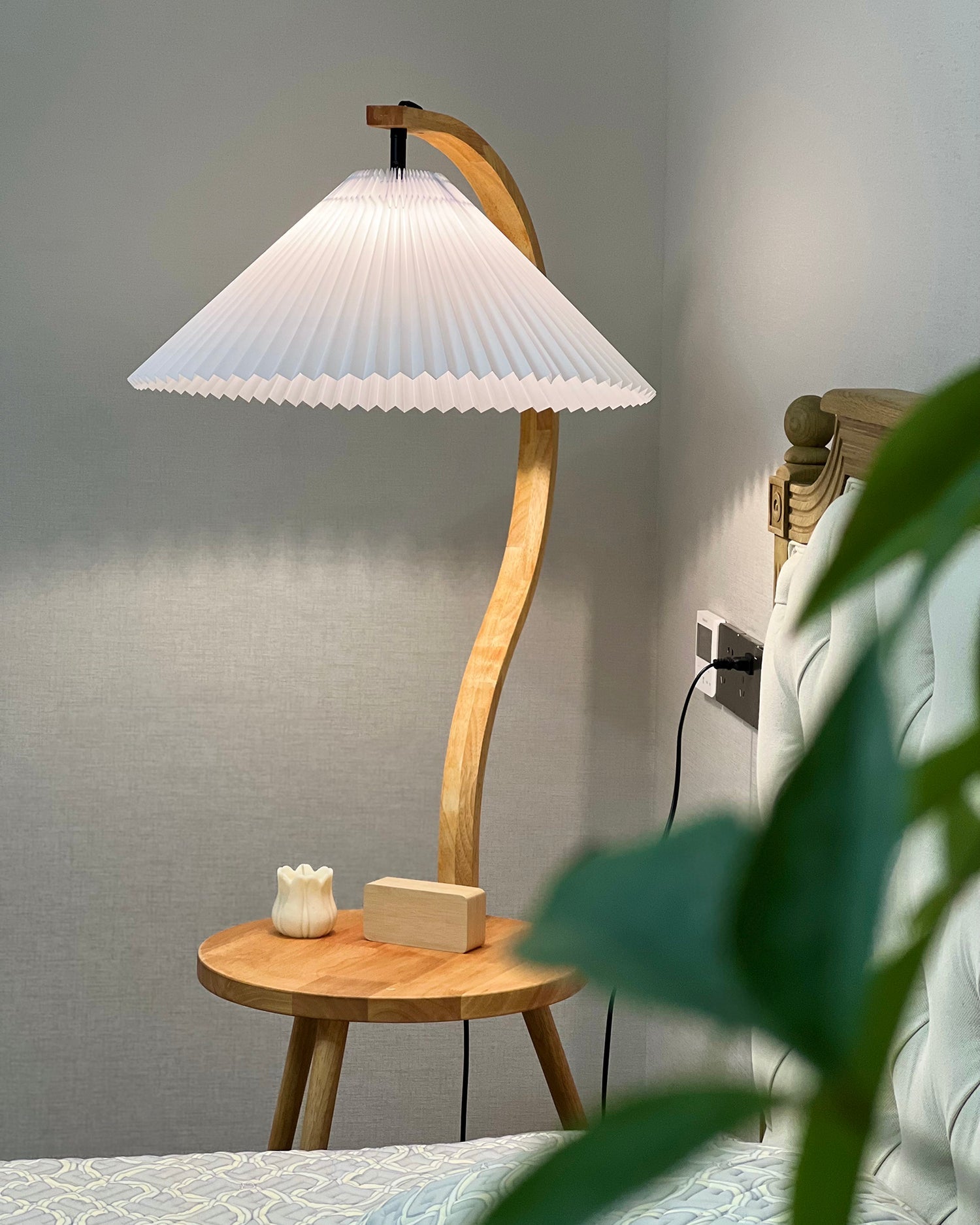 Chesterfield Crescent Luminaire