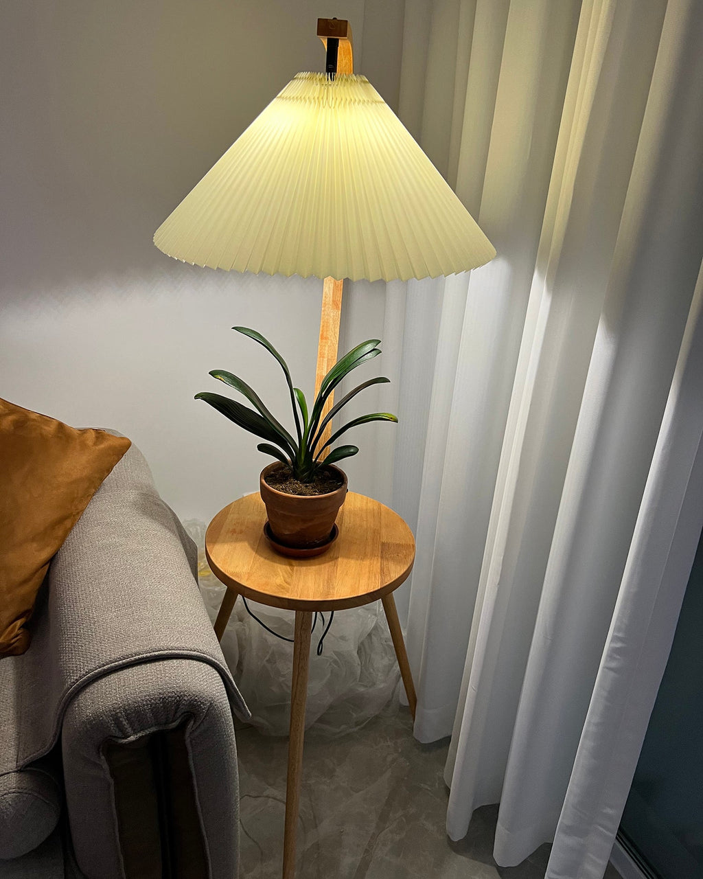 Chesterfield Crescent Luminaire