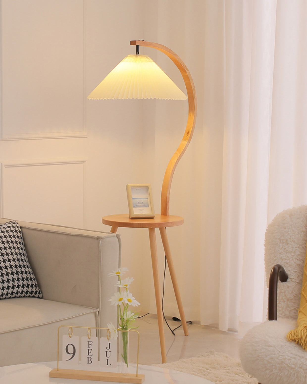 Chesterfield Crescent Luminaire