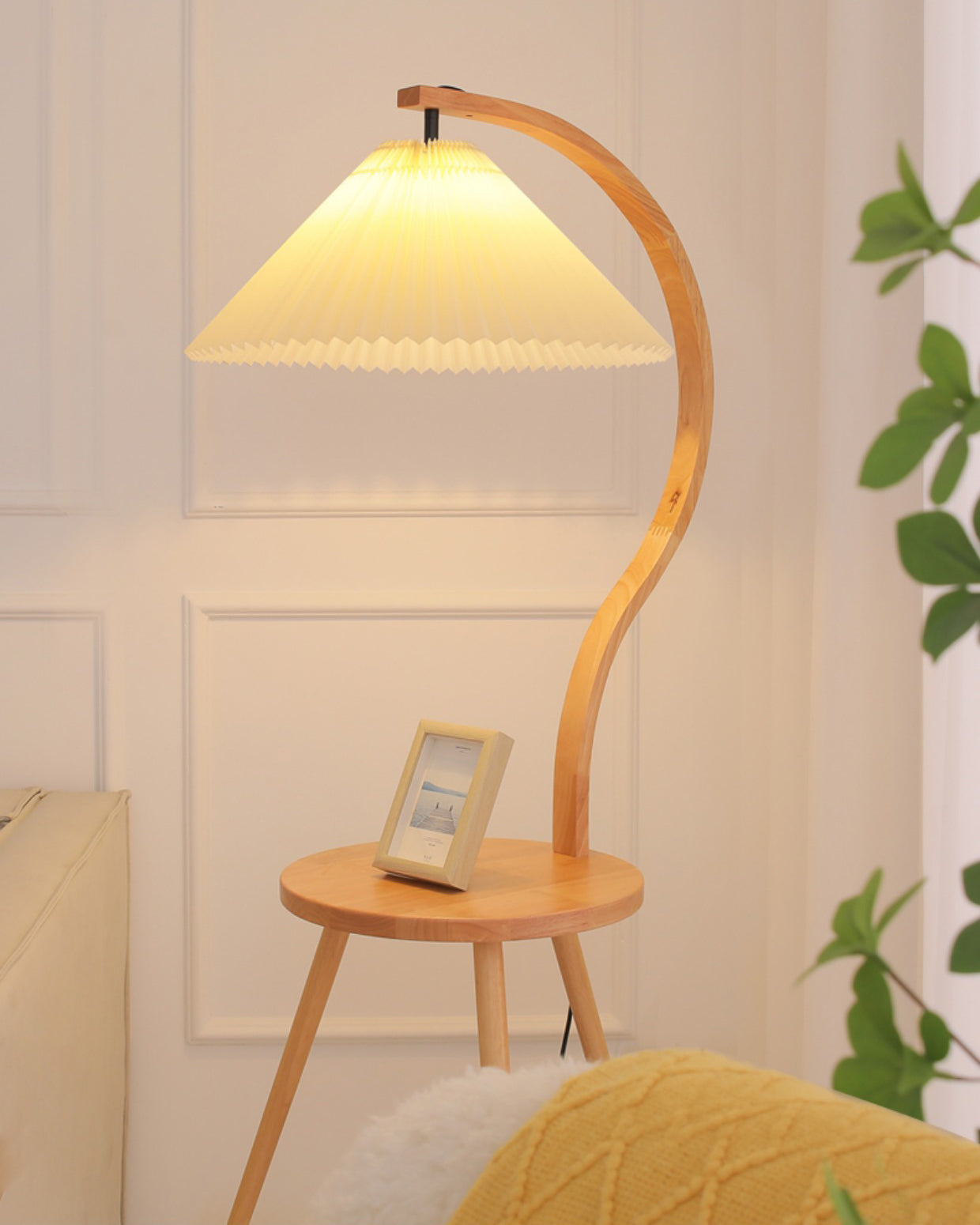 Chesterfield Crescent Luminaire