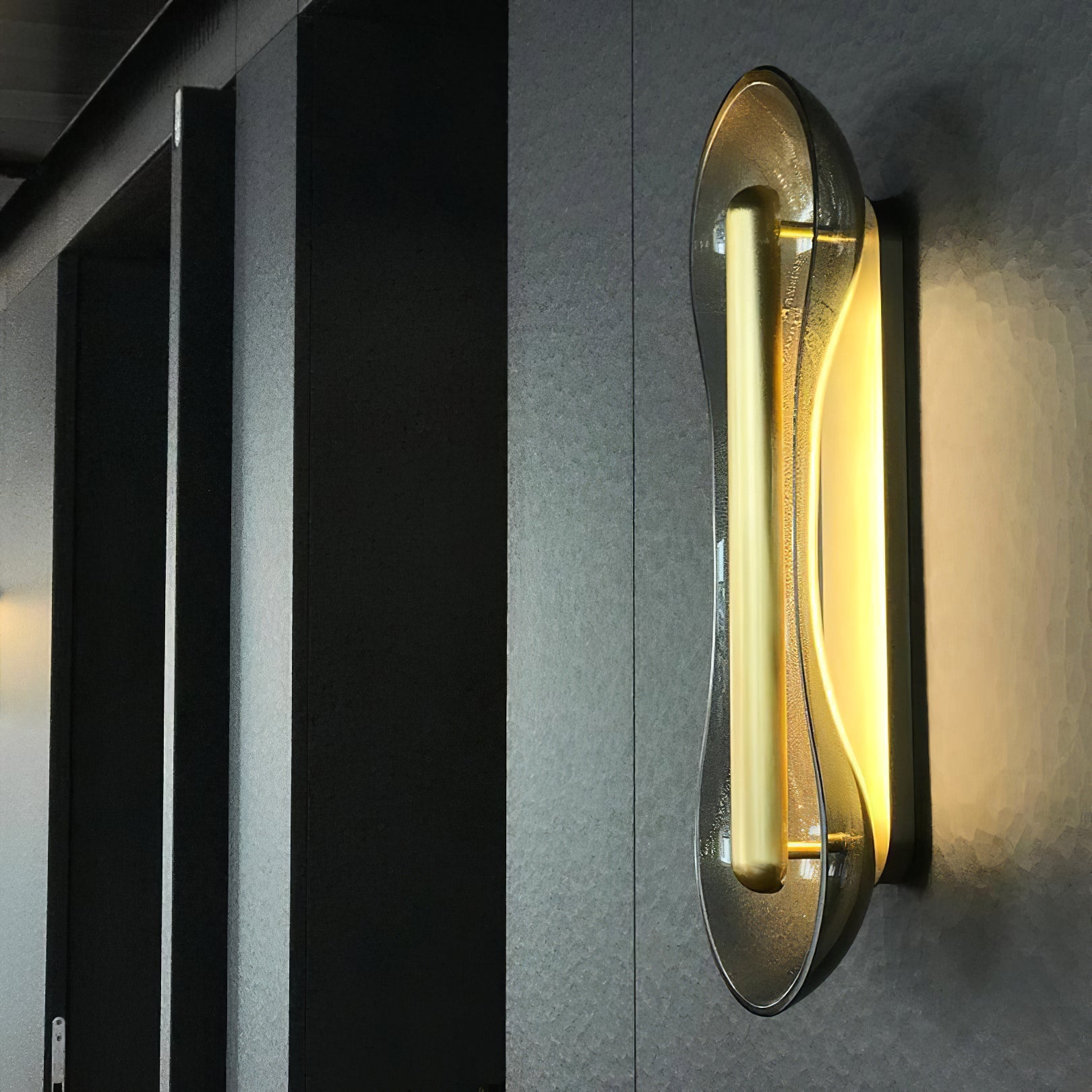 WINTHROP GEO-TRIMMED WALL LANTERN