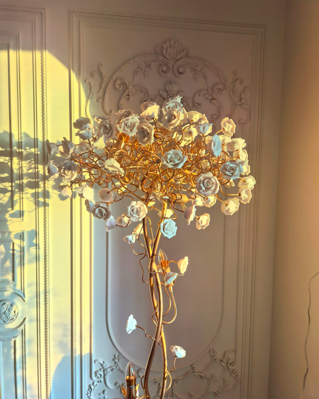 FLORENCE PETAL SCULPTED LAMP