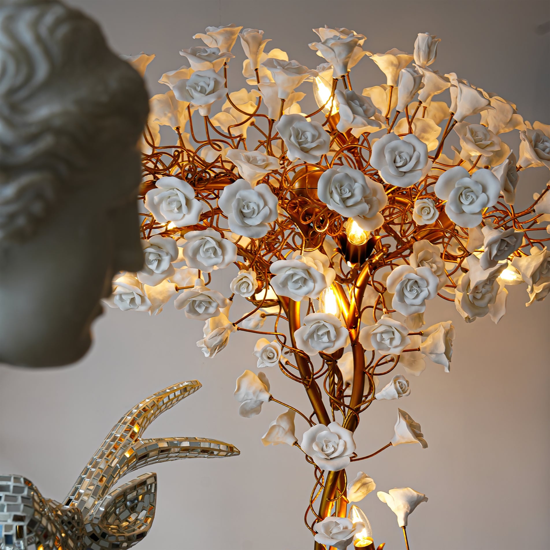 FLORENCE PETAL SCULPTED LAMP