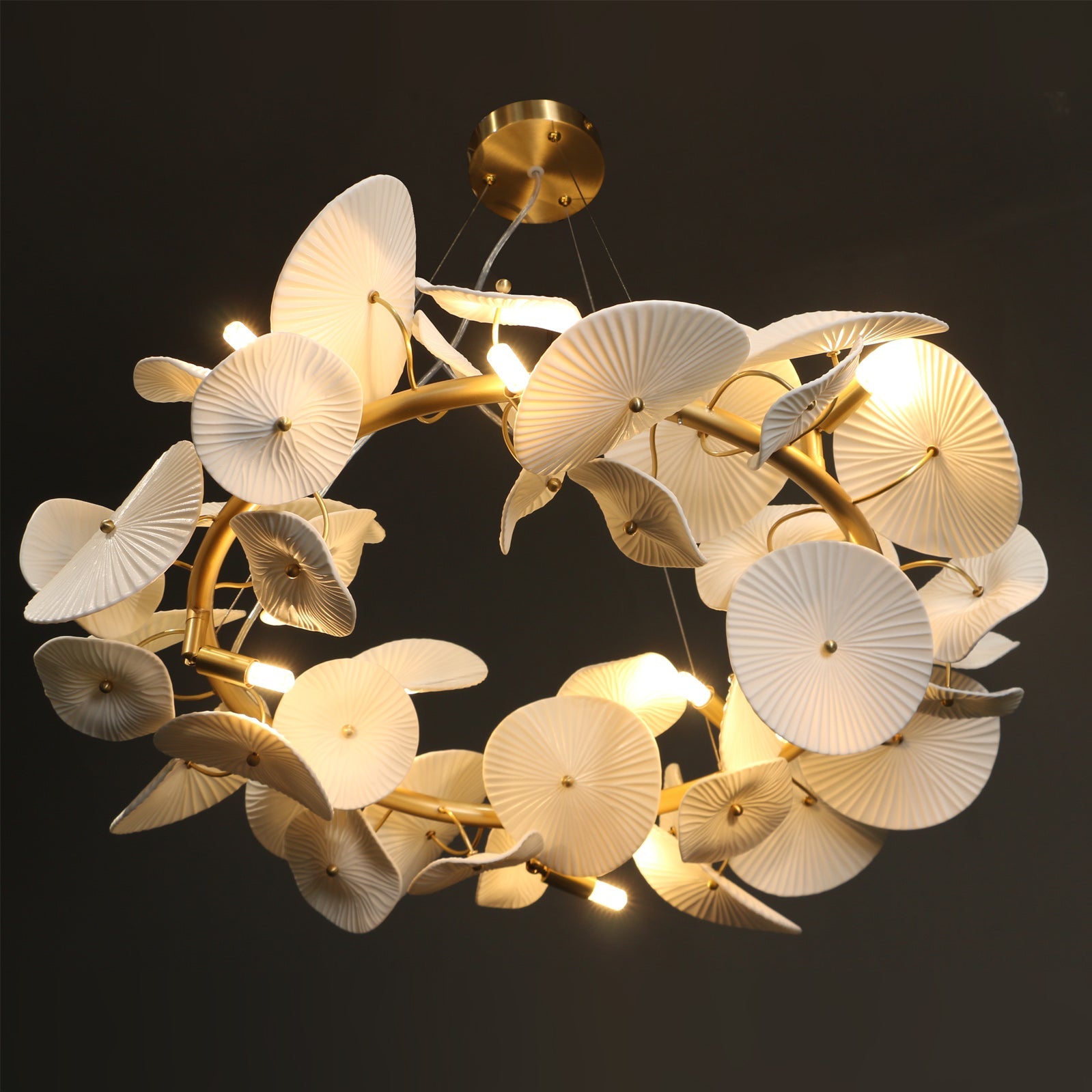 WINTHROP PORCELAIN CIRCLE LUMINAIRE