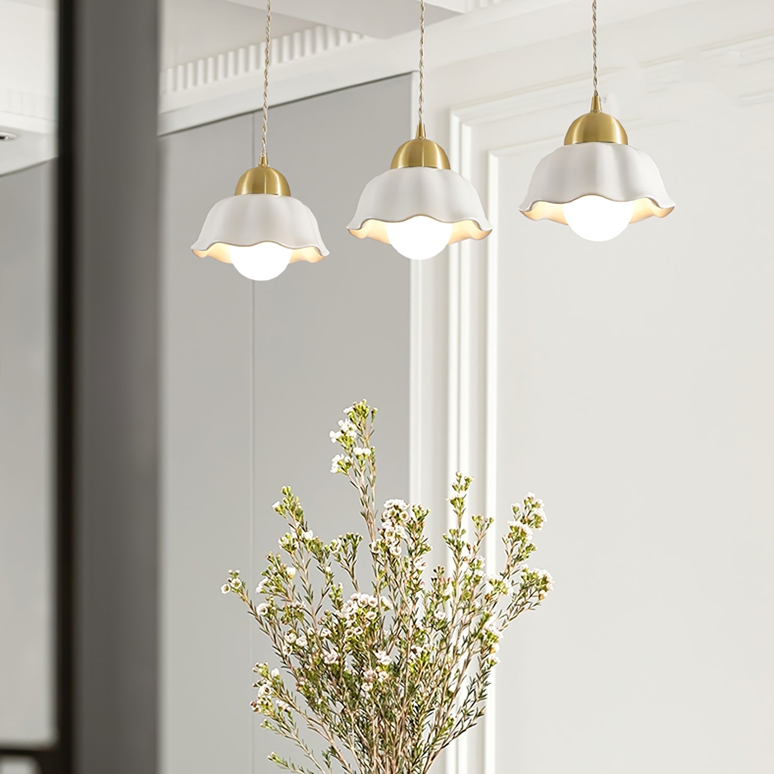 FLORENCE BOTANICAL CERAMIC LIGHTING PENDANT