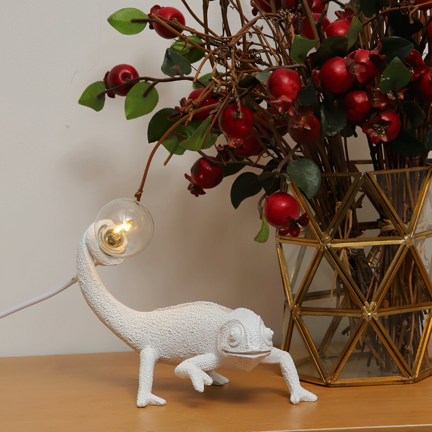 VERITY HUES TRANSFORMATIVE LAMP
