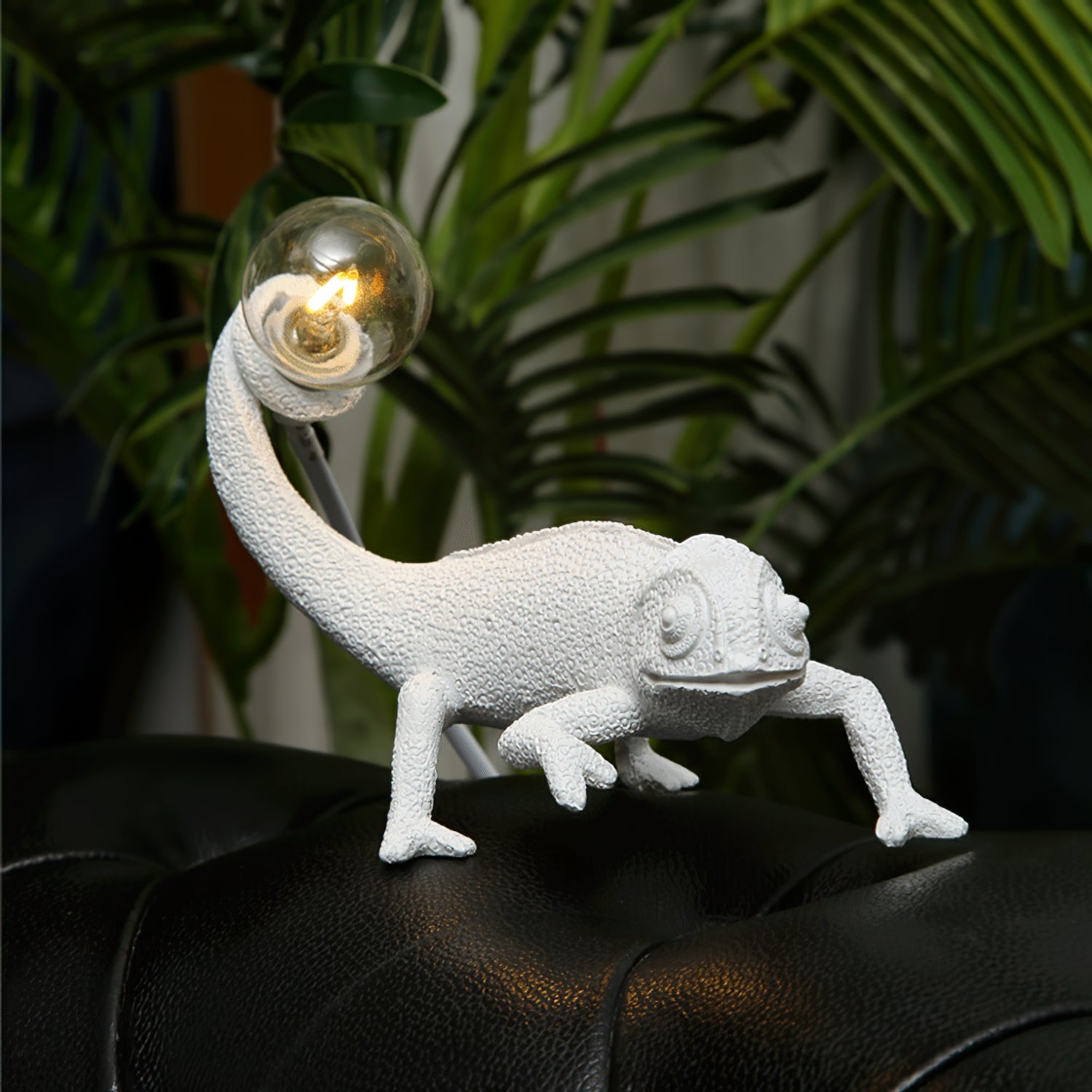 VERITY HUES TRANSFORMATIVE LAMP