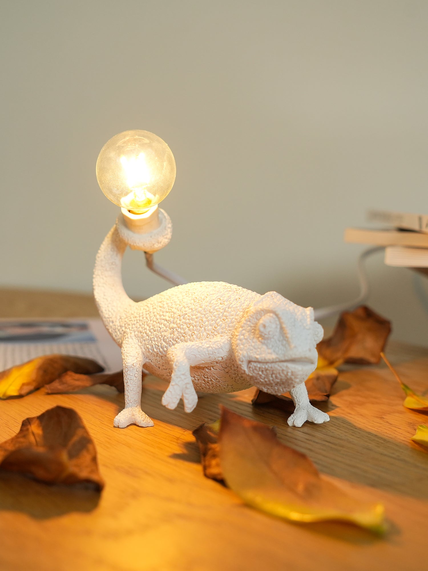 VERITY HUES TRANSFORMATIVE LAMP