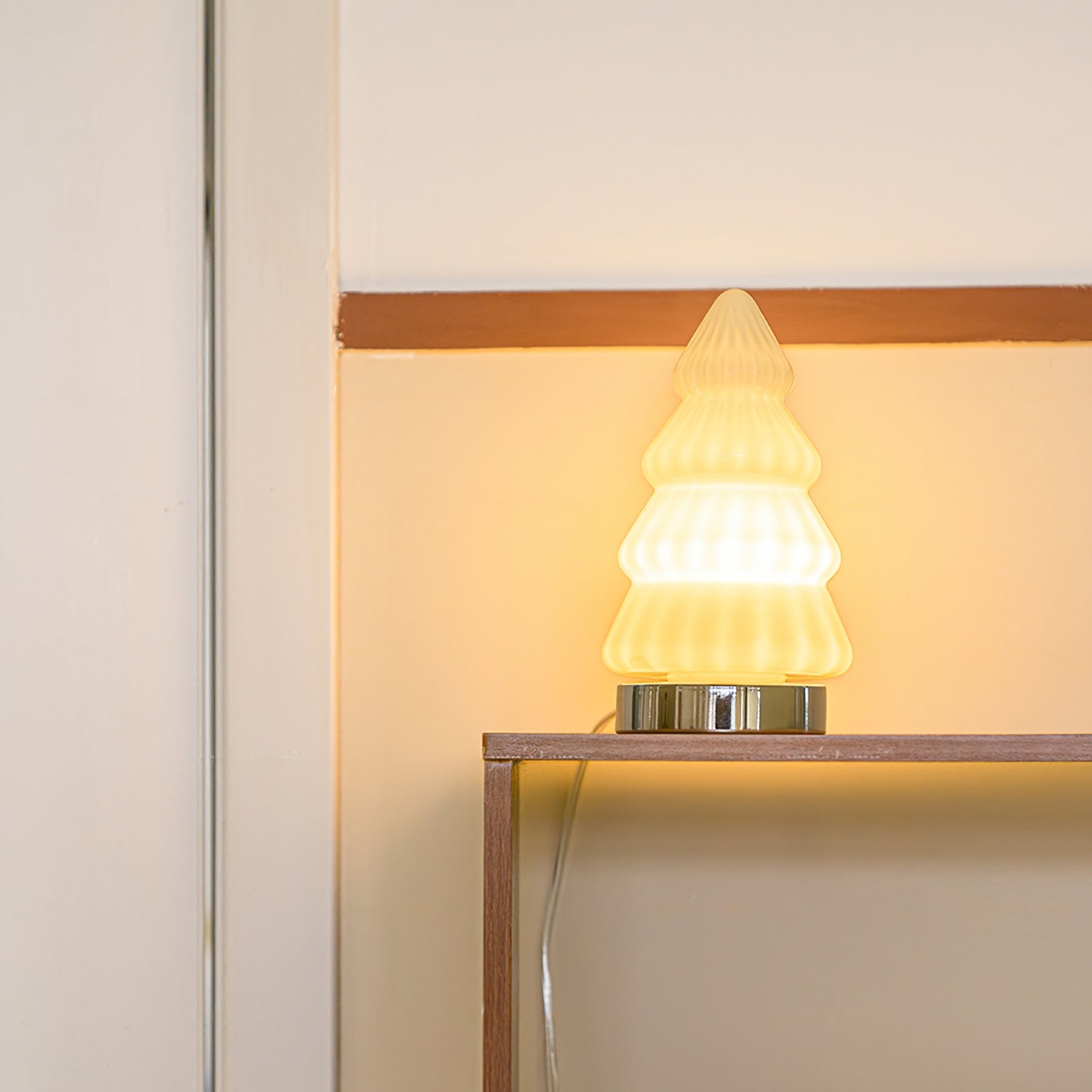 FENWICK IVORY WOODLAND LAMP