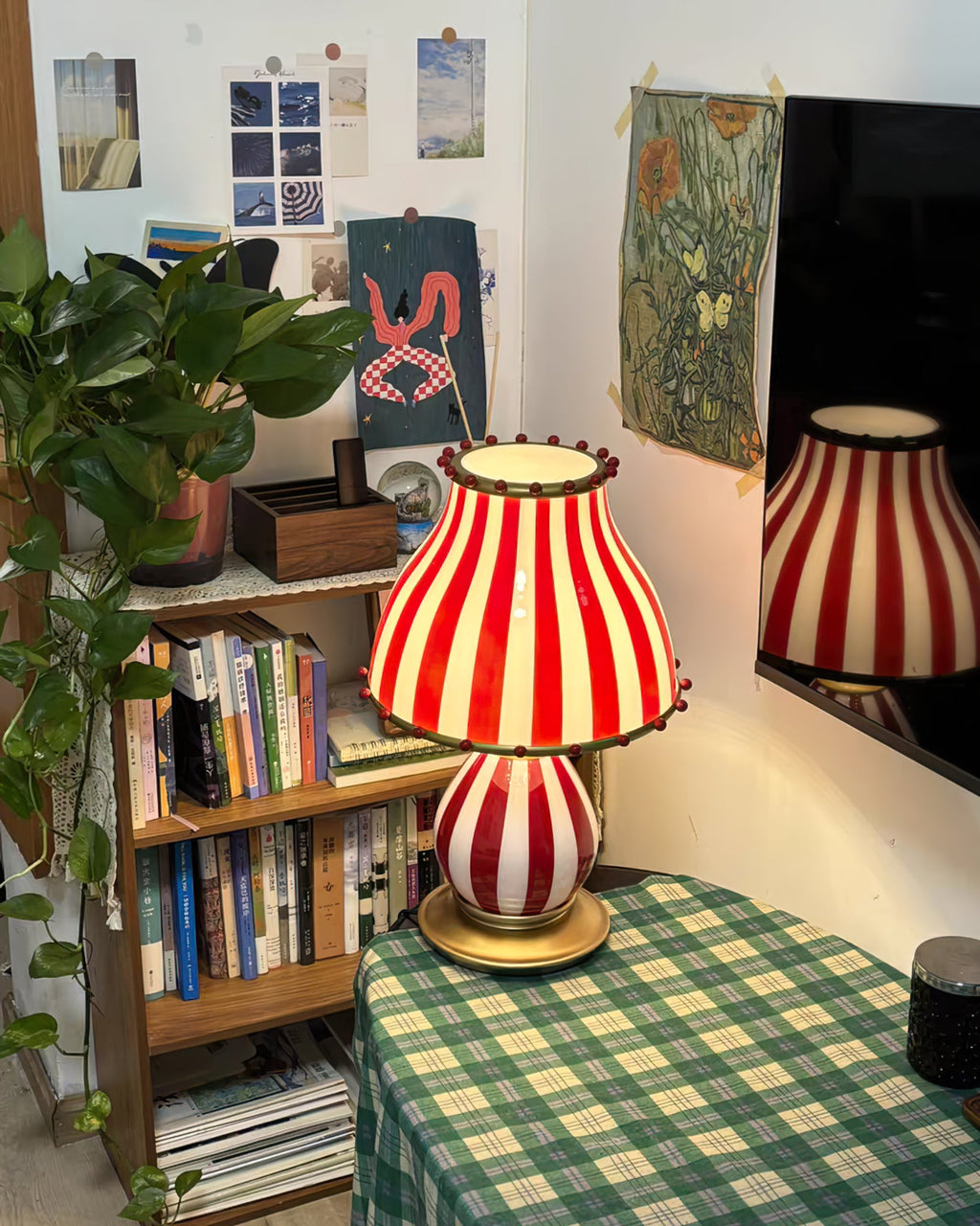 CAMBRIDGE CARNIVAL WHIMSY TABLE LIGHT