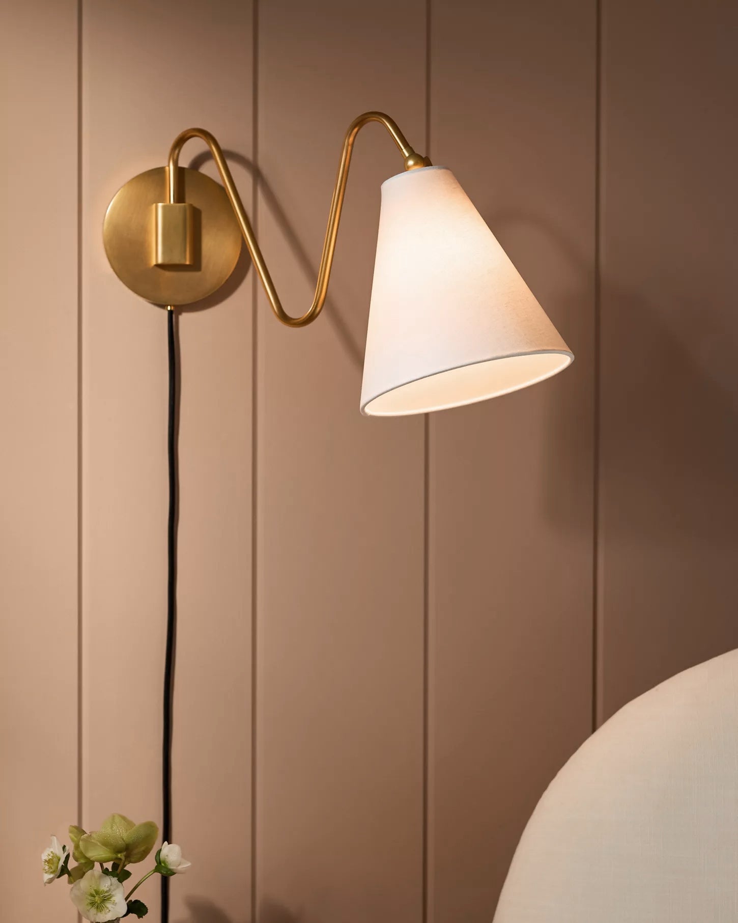 FENWICK BELLFLOWER PLUG-IN WALL LIGHT