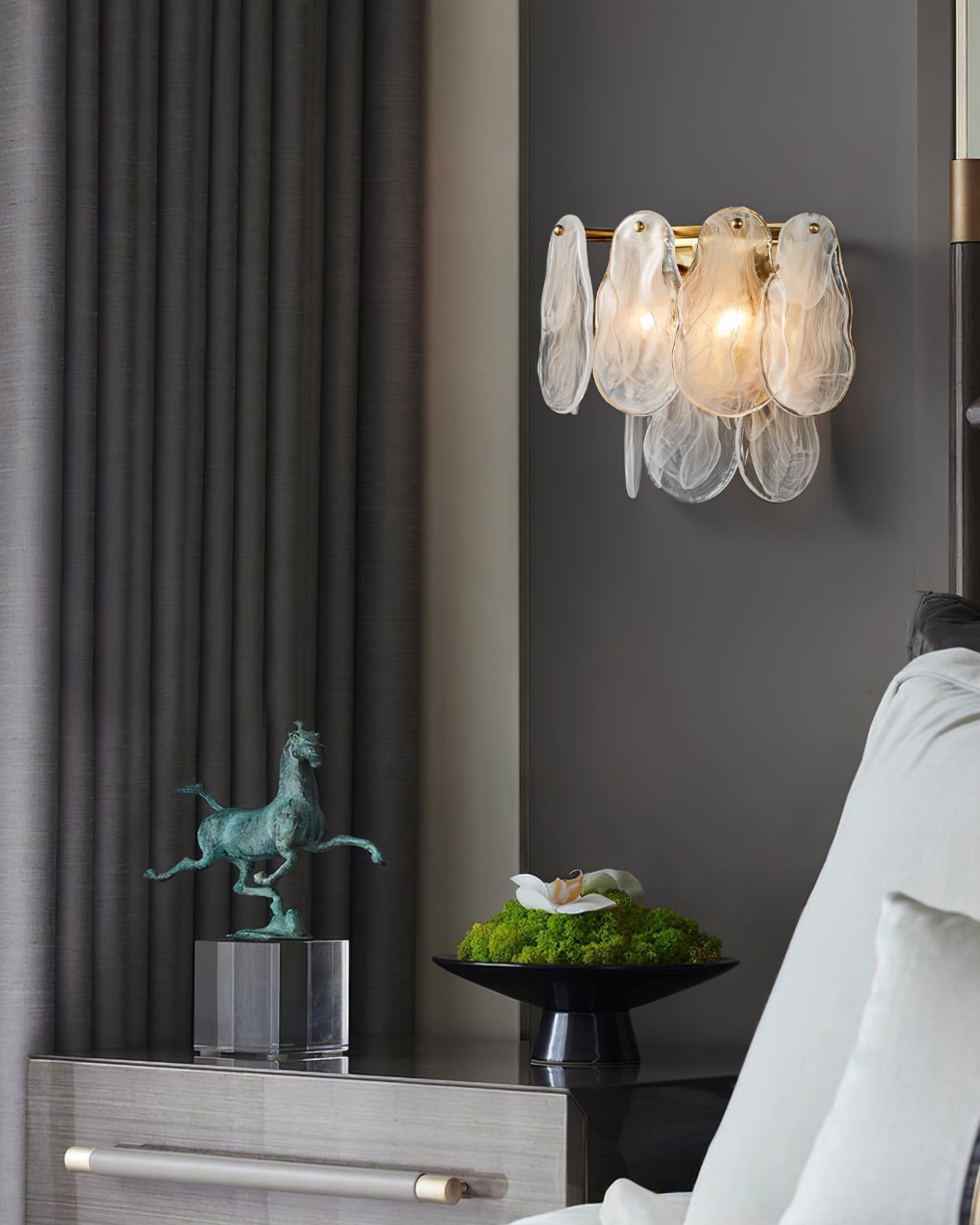 WINDSOR CLOUDY GLASS WALL SCONCE