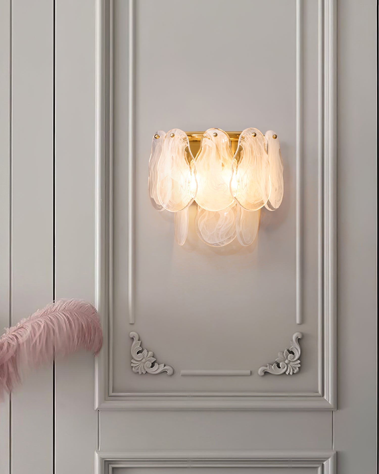 WINDSOR CLOUDY GLASS WALL SCONCE