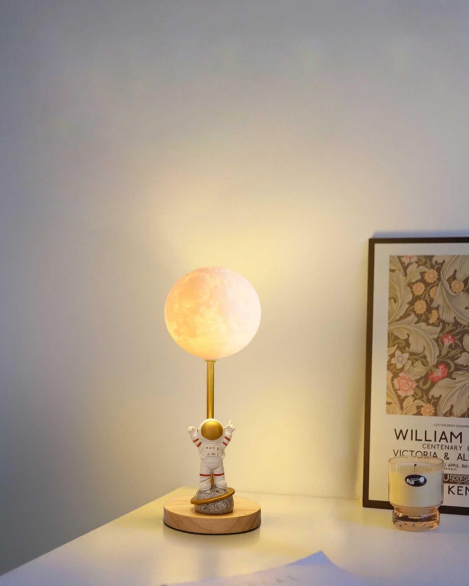 LUNAR LUMINAIRE ORB TABLE LIGHT