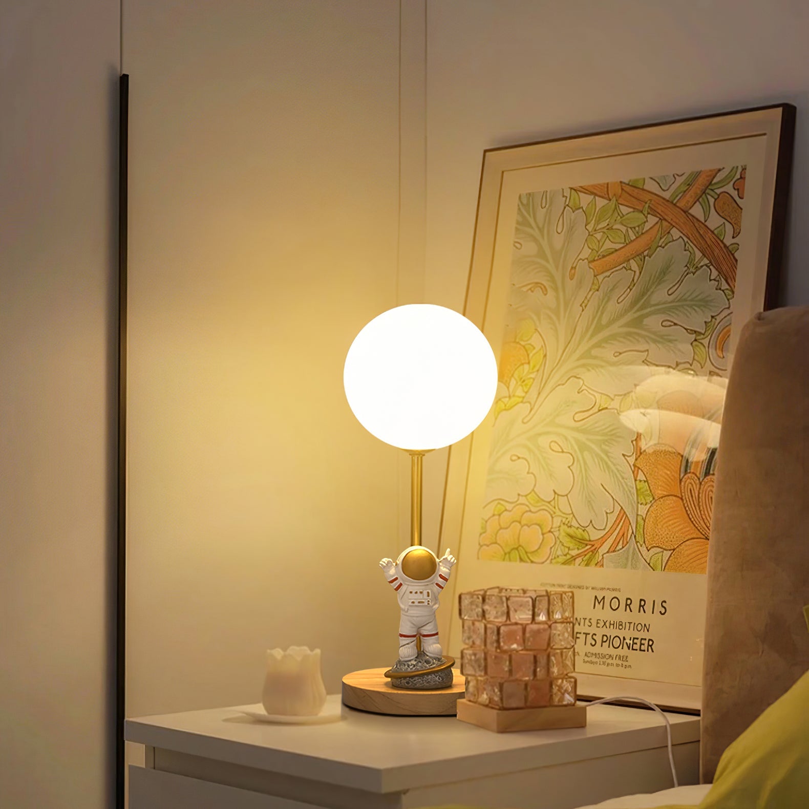 LUNAR LUMINAIRE ORB TABLE LIGHT