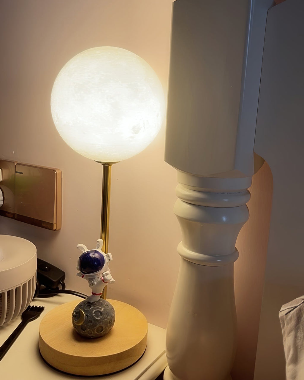 LUNAR LUMINAIRE ORB TABLE LIGHT