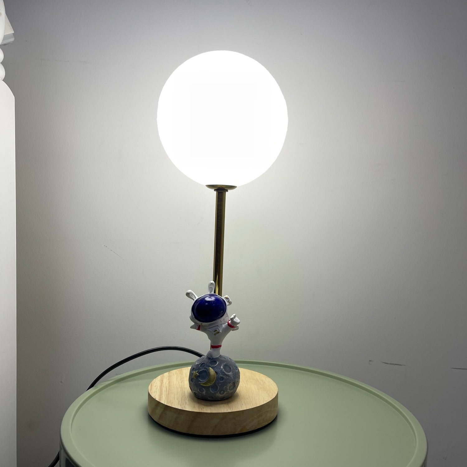 LUNAR LUMINAIRE ORB TABLE LIGHT
