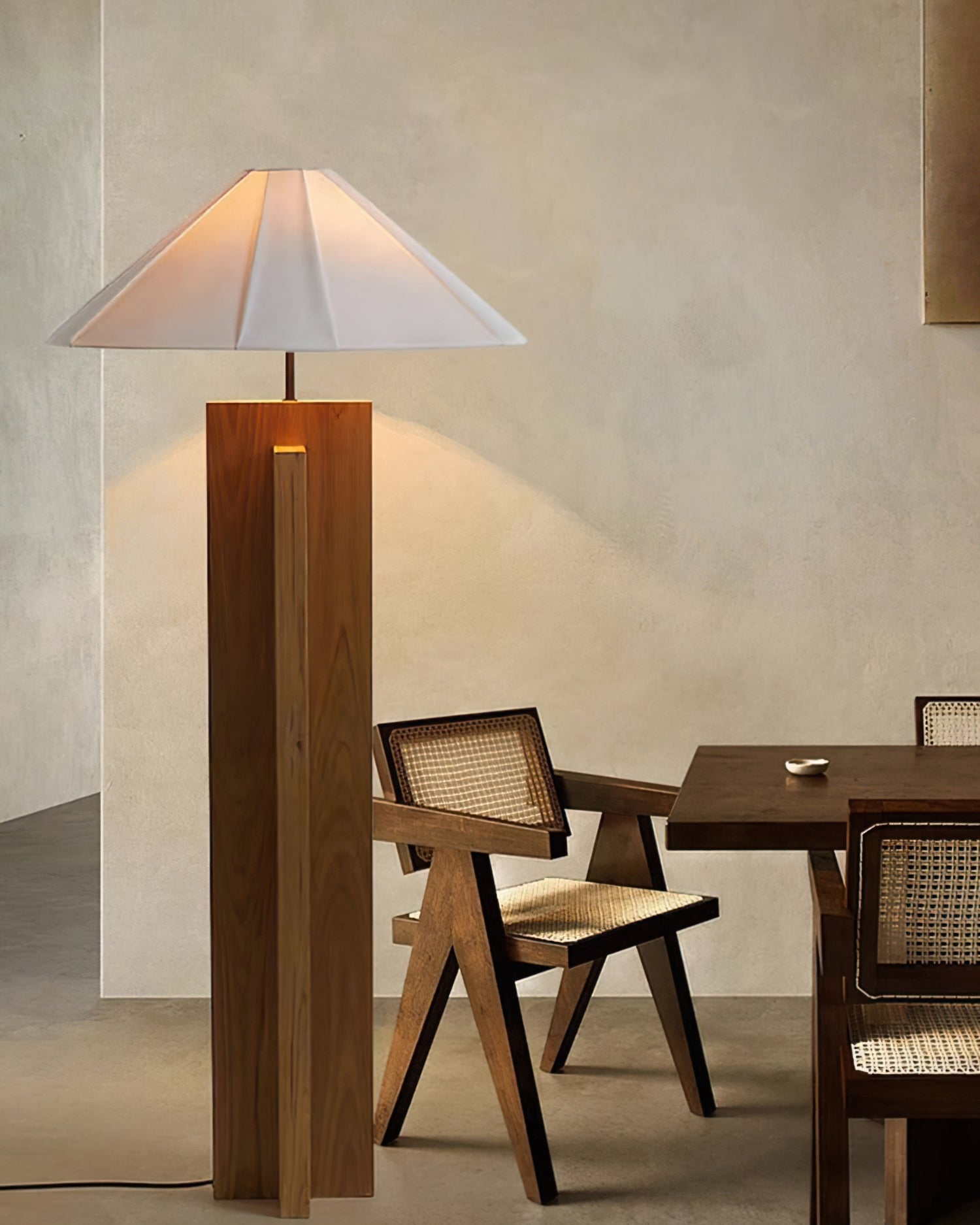 FENWICK OAK RAY FLOOR ILLUMINATOR