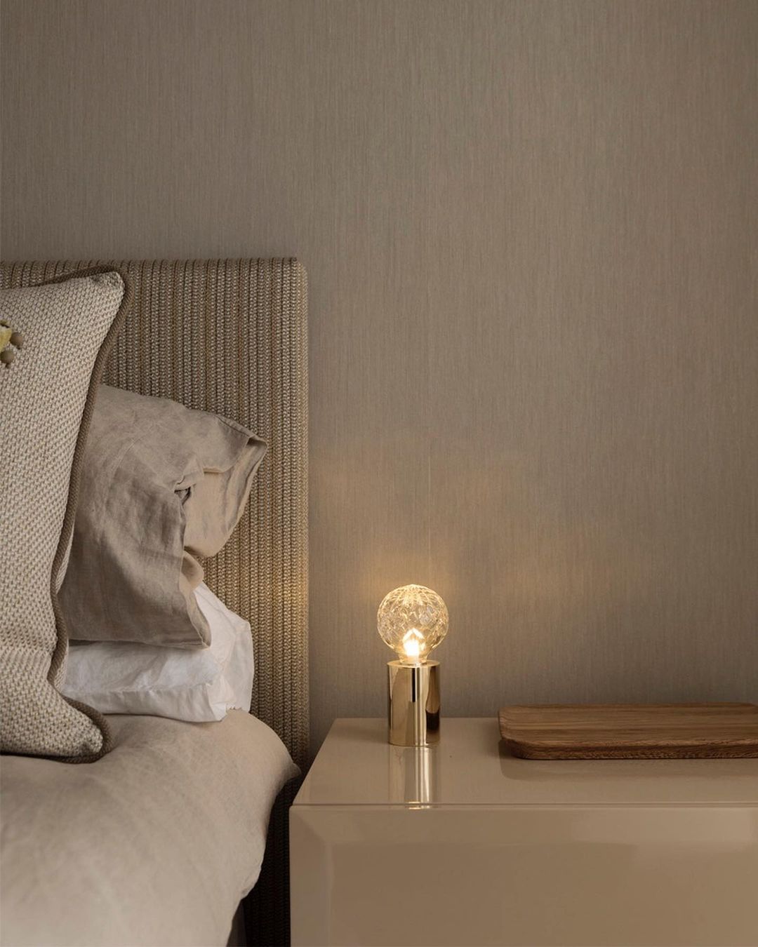 ASTON CRYSTAL ORB TABLE LANTERN