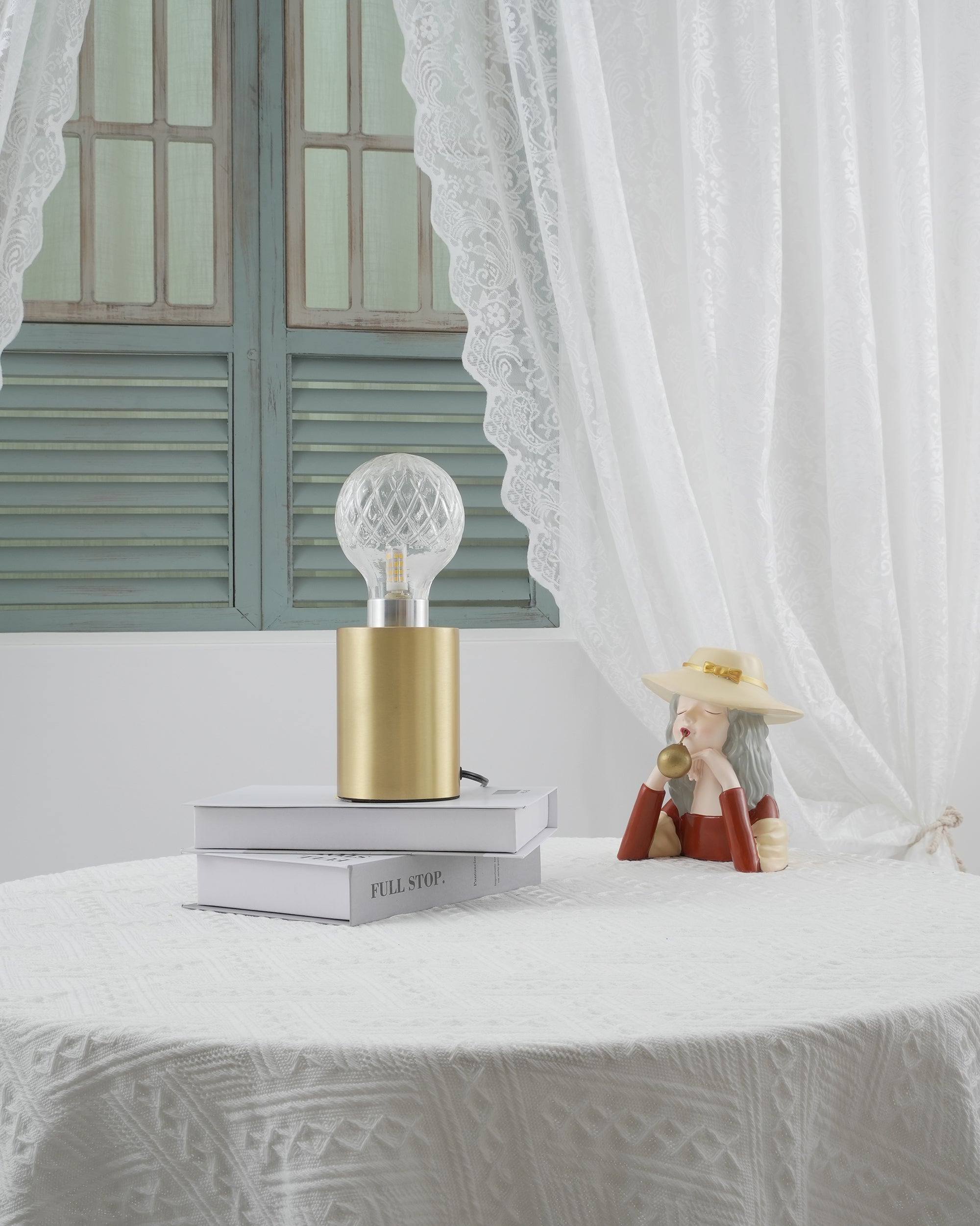 ASTON CRYSTAL ORB TABLE LANTERN