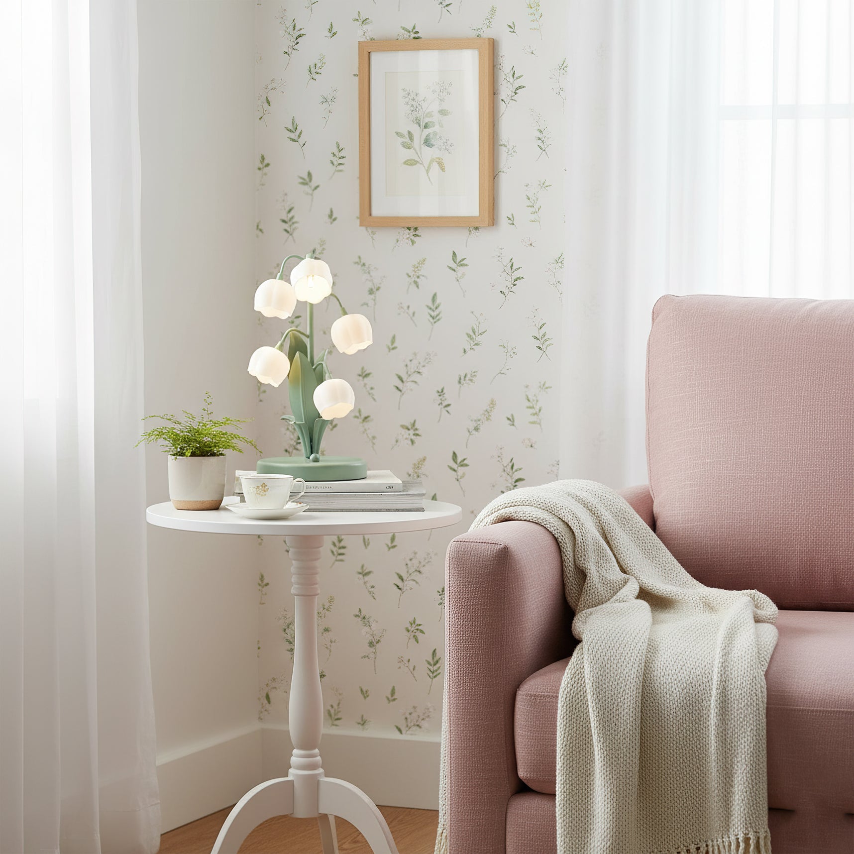 VIOLETTE PETAL RADIANCE LAMP