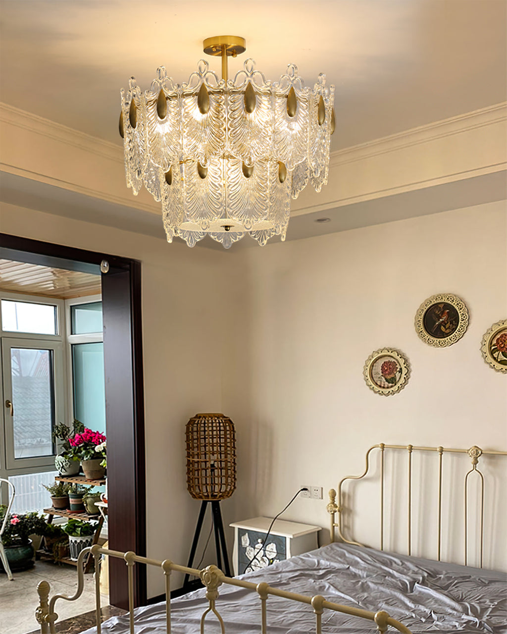 VANDERBILT CRYSTAL TEARDROP LUMINAIRE