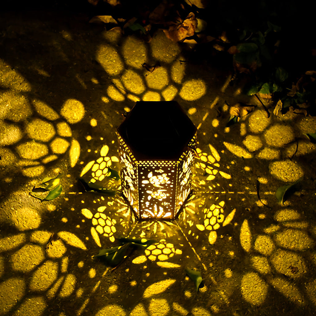RAVENHALL SCARLET SOLAR LANTERN WITH INTRICATE CUTOUT FRAME