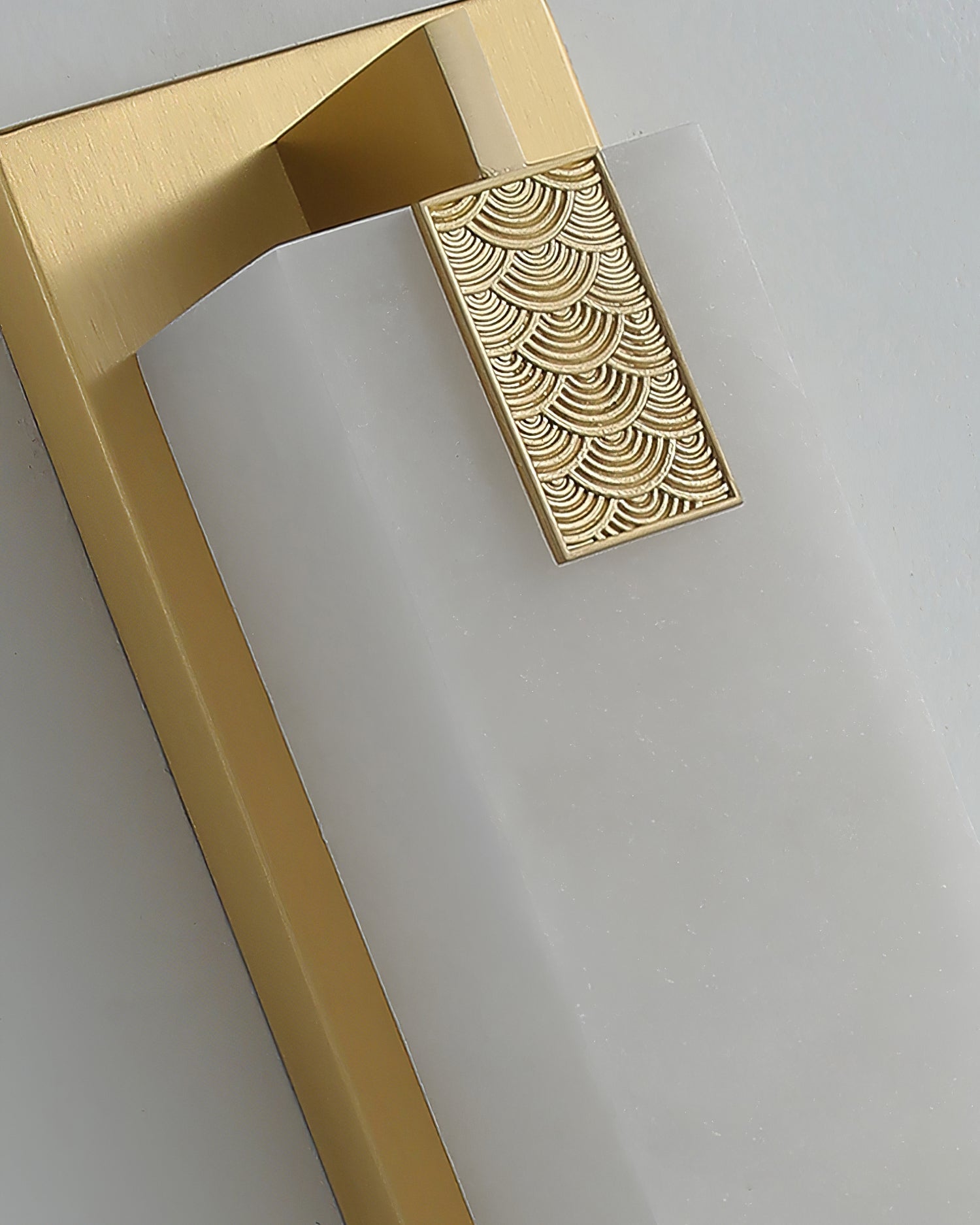 RAVENSCROFT IVORY GLOW WALL SCONCE