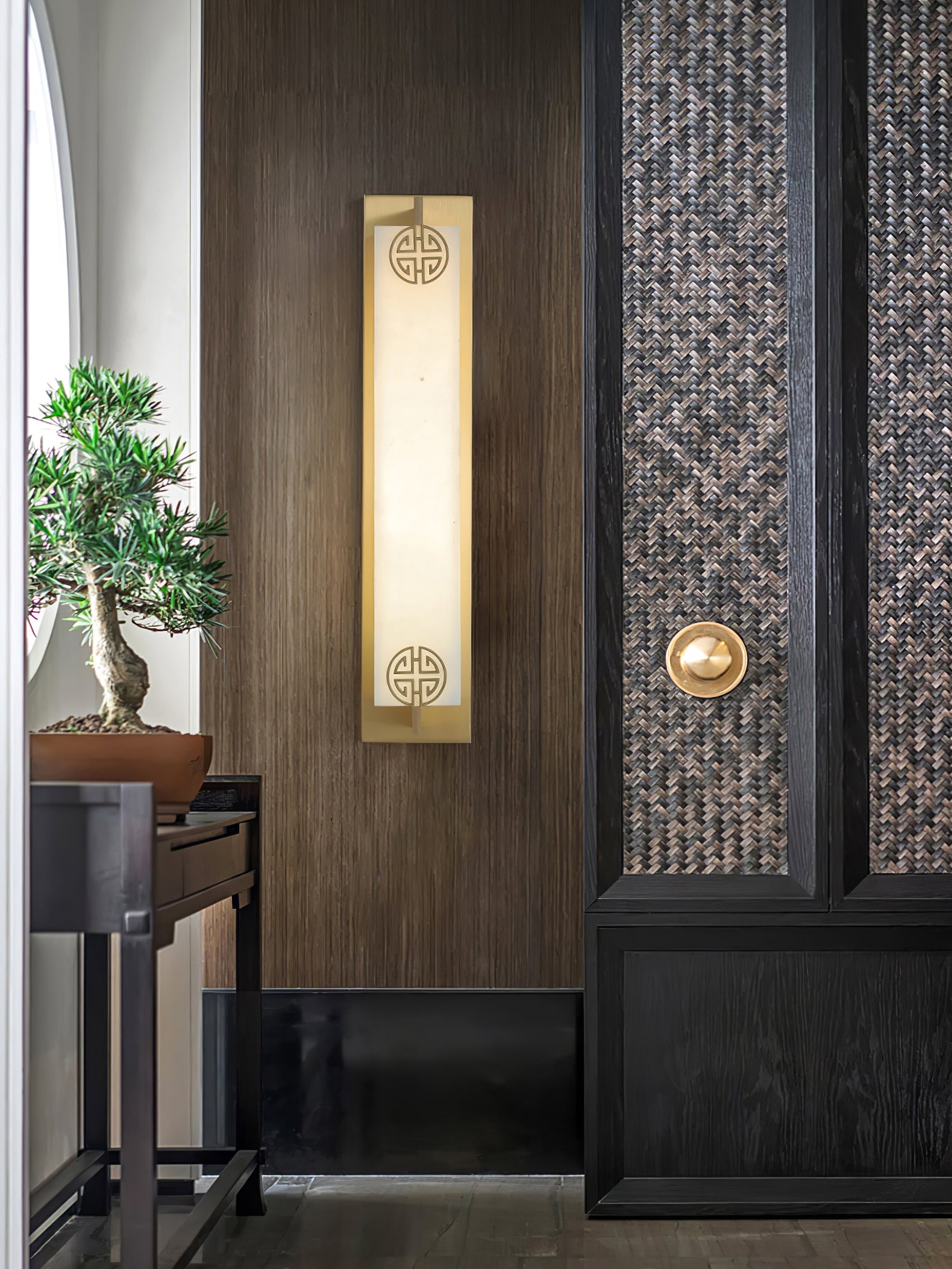 RAVENSCROFT IVORY GLOW WALL SCONCE