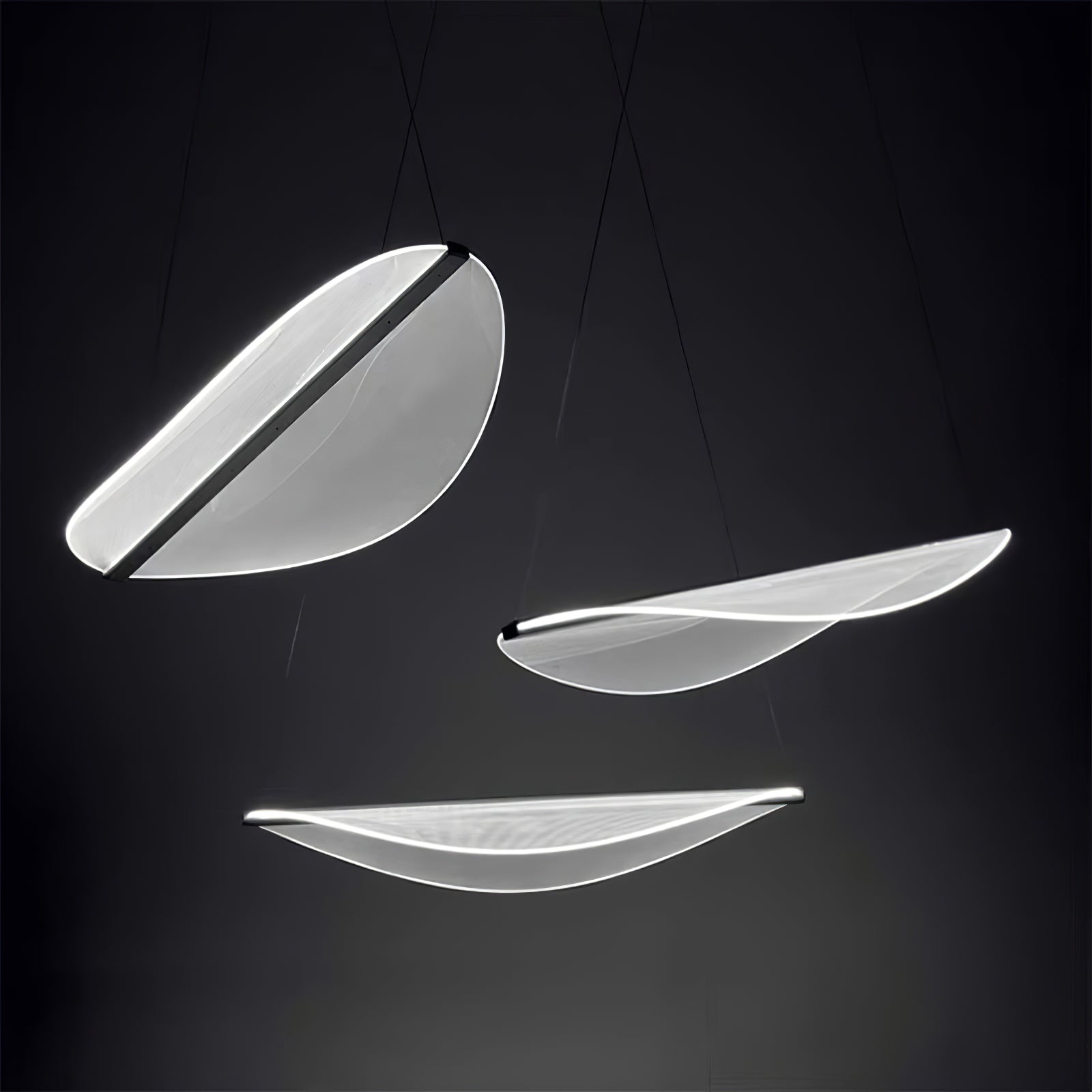 RAVENHALL BELL-SHAPED HANGING LAMP