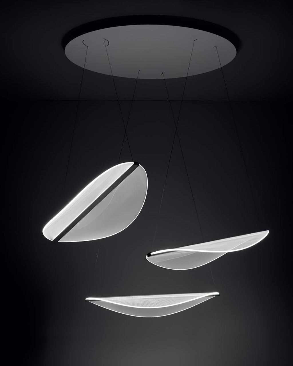RAVENHALL BELL-SHAPED HANGING LAMP
