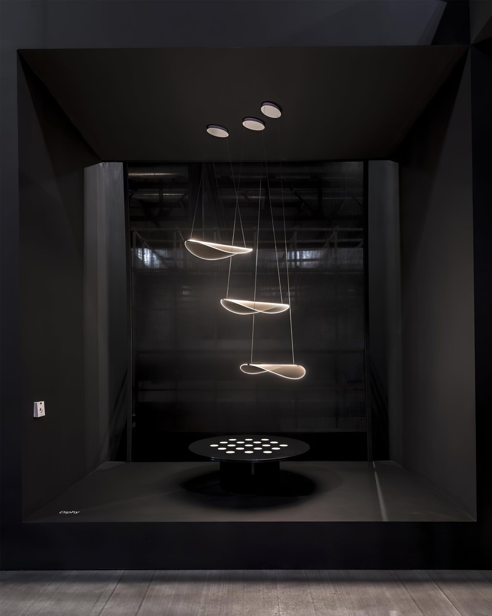 RAVENHALL BELL-SHAPED HANGING LAMP